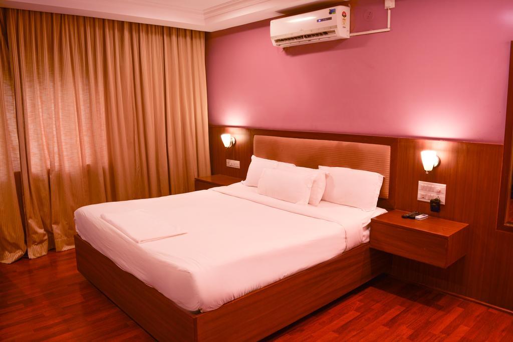 Serene Boutique Hotel Bangalore Extérieur photo