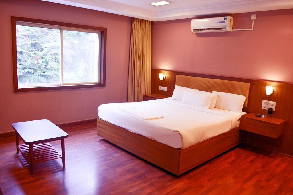 Serene Boutique Hotel Bangalore Extérieur photo