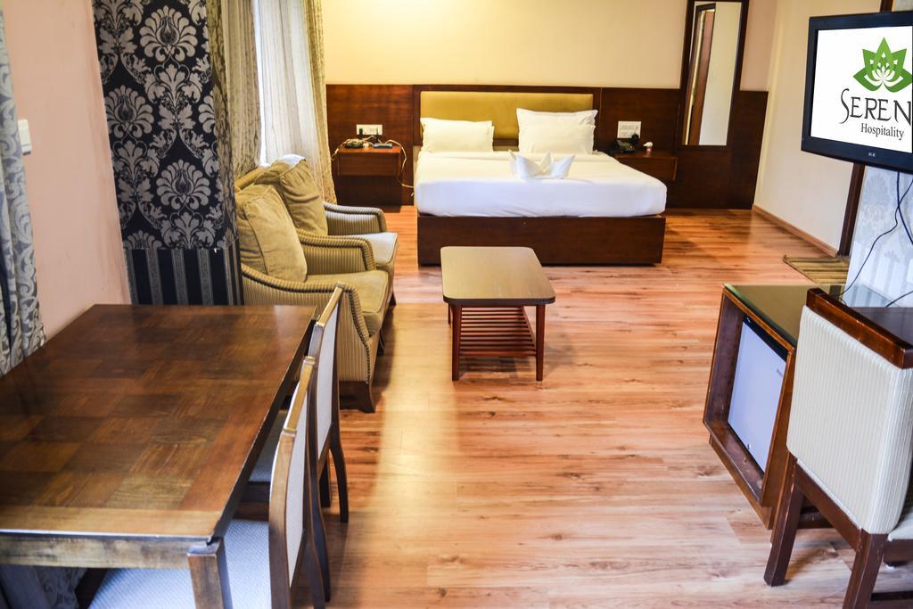 Serene Boutique Hotel Bangalore Extérieur photo