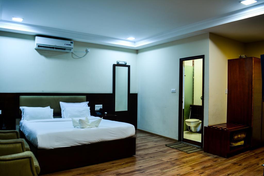 Serene Boutique Hotel Bangalore Extérieur photo